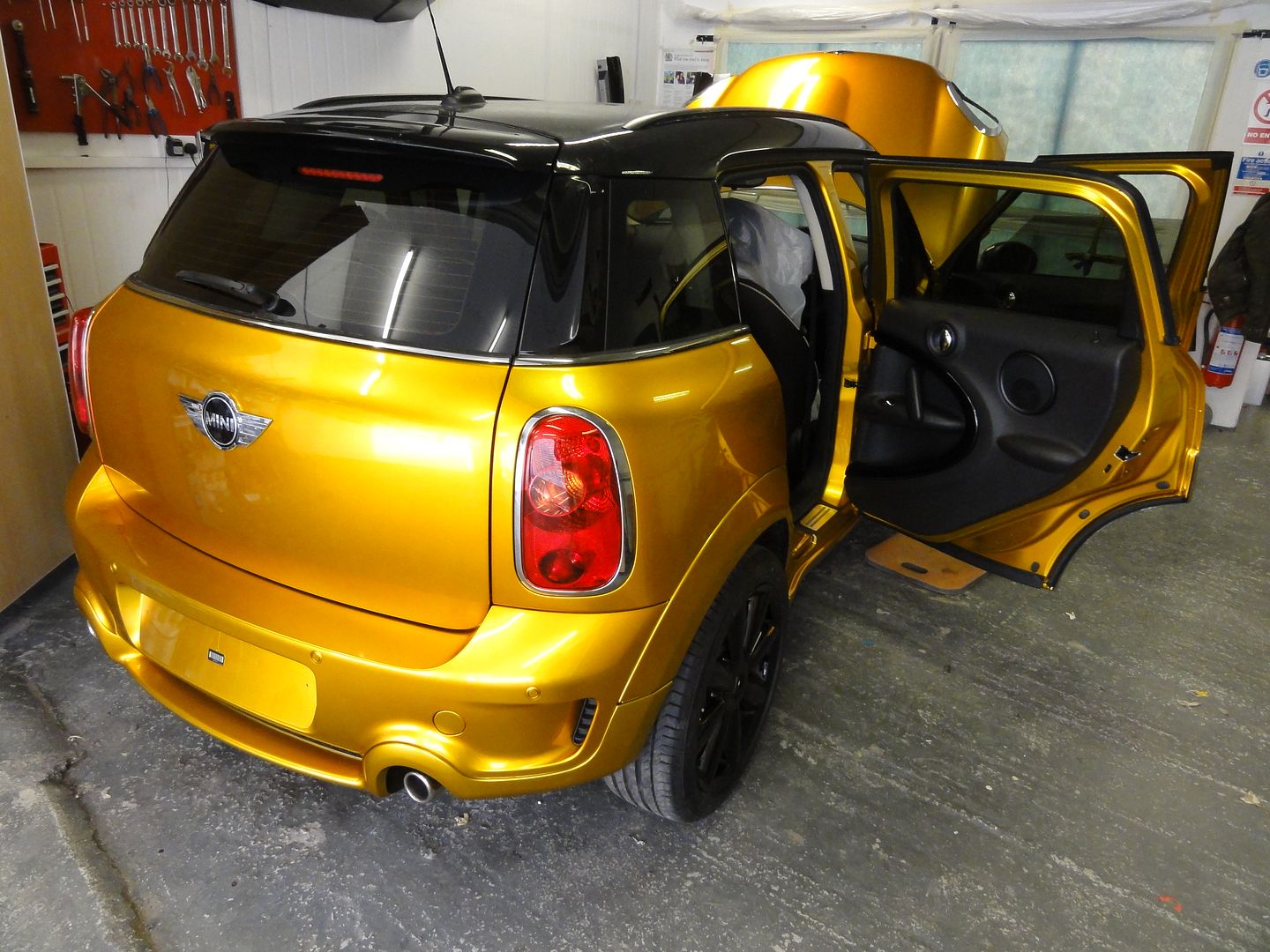 Golden Mini Cooper S Paint Job